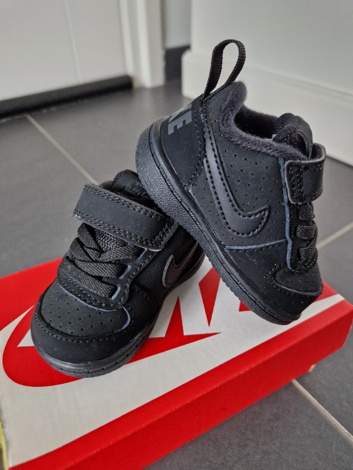Nike court borough low maat 17, Kinderen en Baby's, Babykleding | Schoentjes en Sokjes, Schoentjes, Jongetje of Meisje, Nieuw