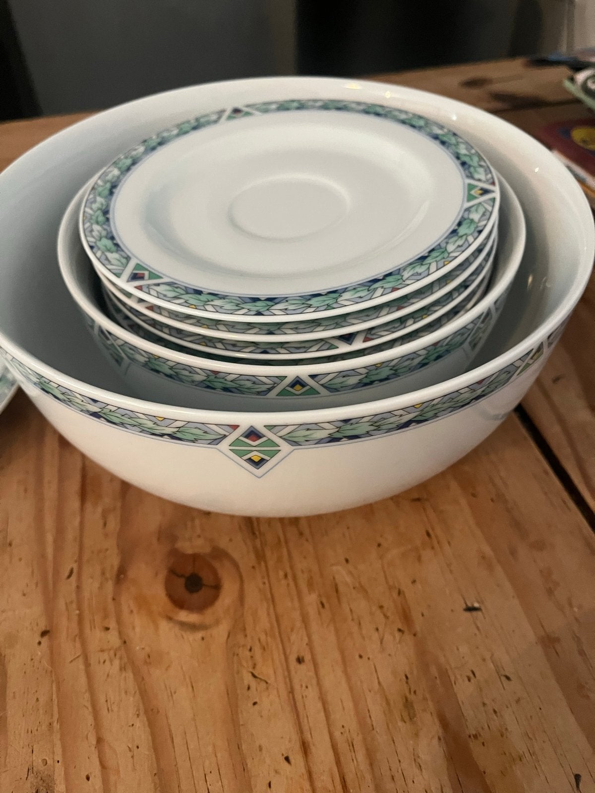 Servies set met borden, kommen en kopjes - Vintage, Ophalen, Gebruikt, Overige merken, Vintage