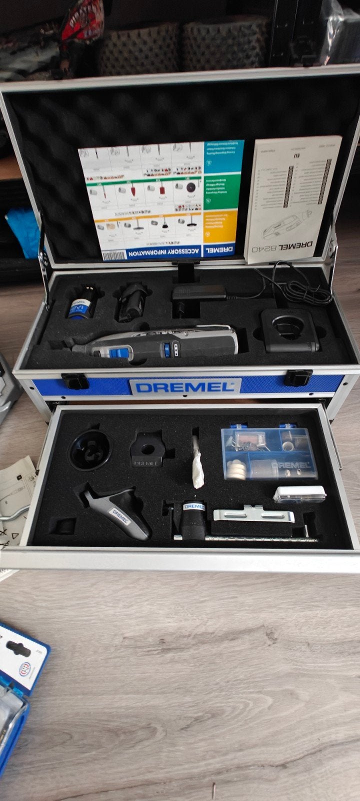 volledige gevulde koffer en werkstation van dremel., Ophalen of Verzenden, Zo goed als nieuw