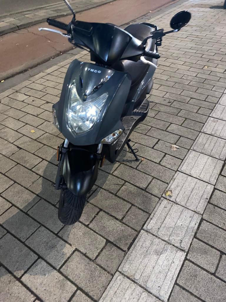 Kymco scooter, Fietsen en Brommers, Scooters | Kymco, Zo goed als nieuw, Overige modellen, Benzine, Ophalen
