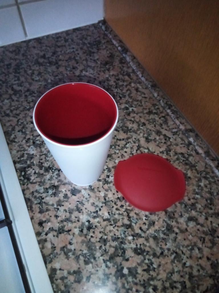 Tupperware beker met deksel, Ophalen of Verzenden, Zo goed als nieuw, Beker of Kan