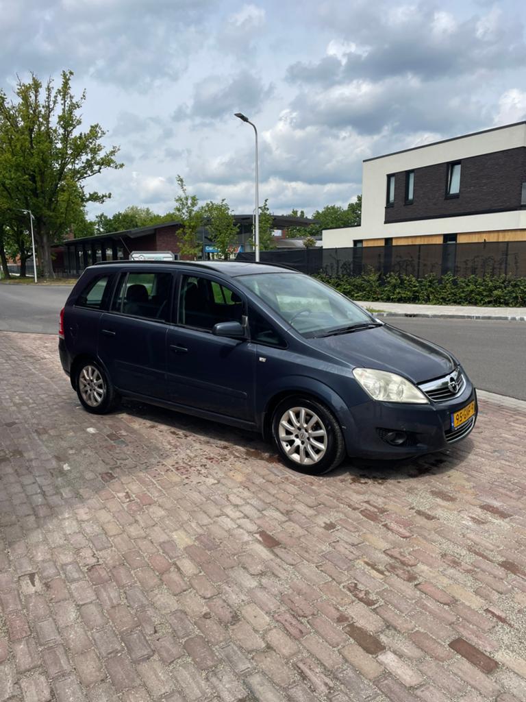 Opel Zafira 1.8 2008 Grijs, Auto's, Opel, Voorwielaandrijving, Stof, Zwart, 4 cilinders