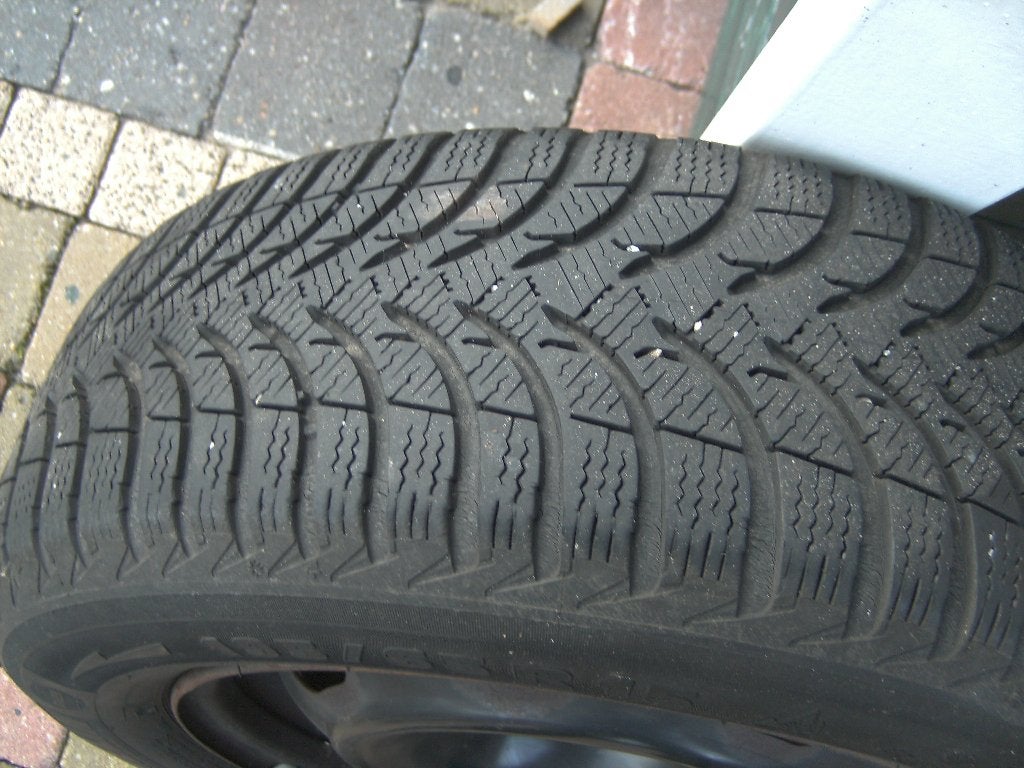 Te koop vier nieuwe Auto Banden, Ophalen, Nieuw