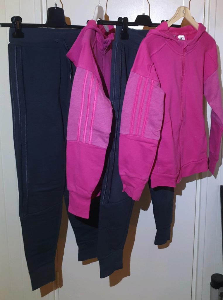 Adidas meiden trainingspak - Grijs/Roze - maat 140, Adidas, Meisje, Sport- of Zwemkleding, Ophalen of Verzenden
