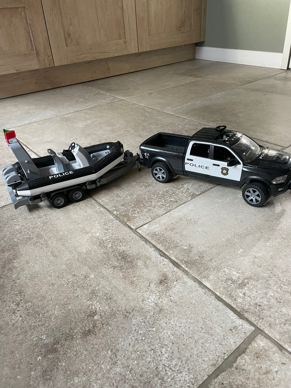 Bruder RAM met trailer en boot, Ophalen of Verzenden, Gebruikt