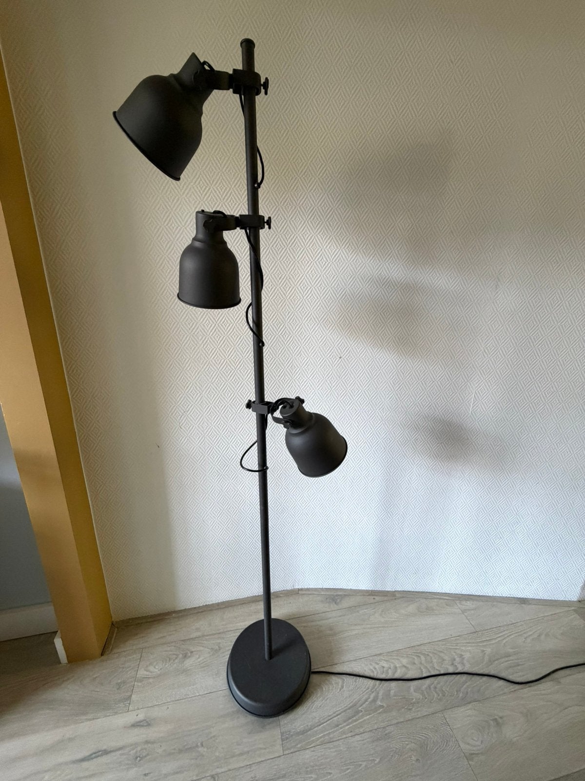 IKEA vloerlamp donkergrijs, Ophalen, Gebruikt, E14 (klein), Metaal