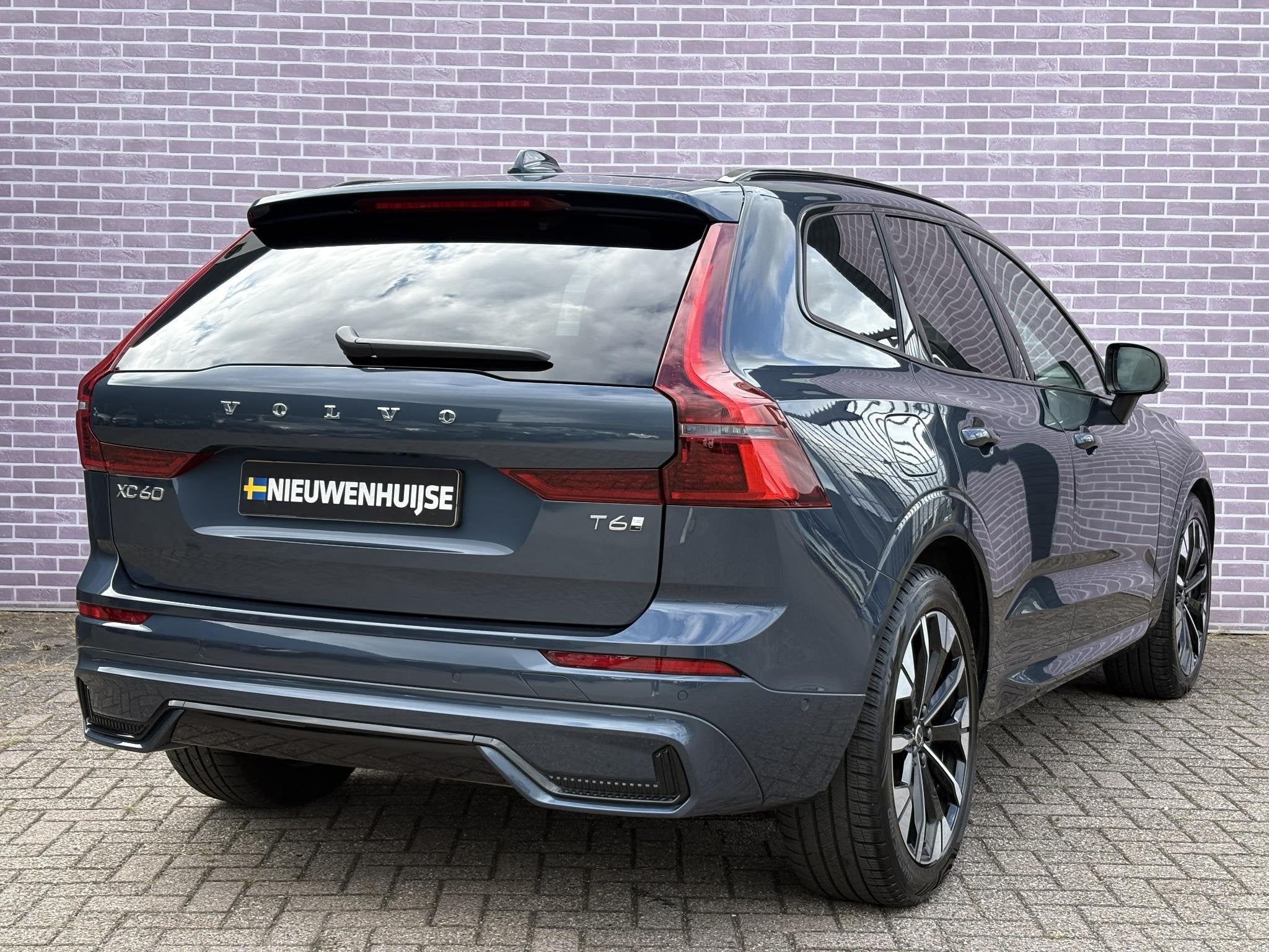 Volvo XC60 2.0 T6 Plug-in hybrid AWD Ultra Dark | SOH:100% |, Auto's, Volvo, Automaat, Gebruikt, Euro 6, 4 cilinders