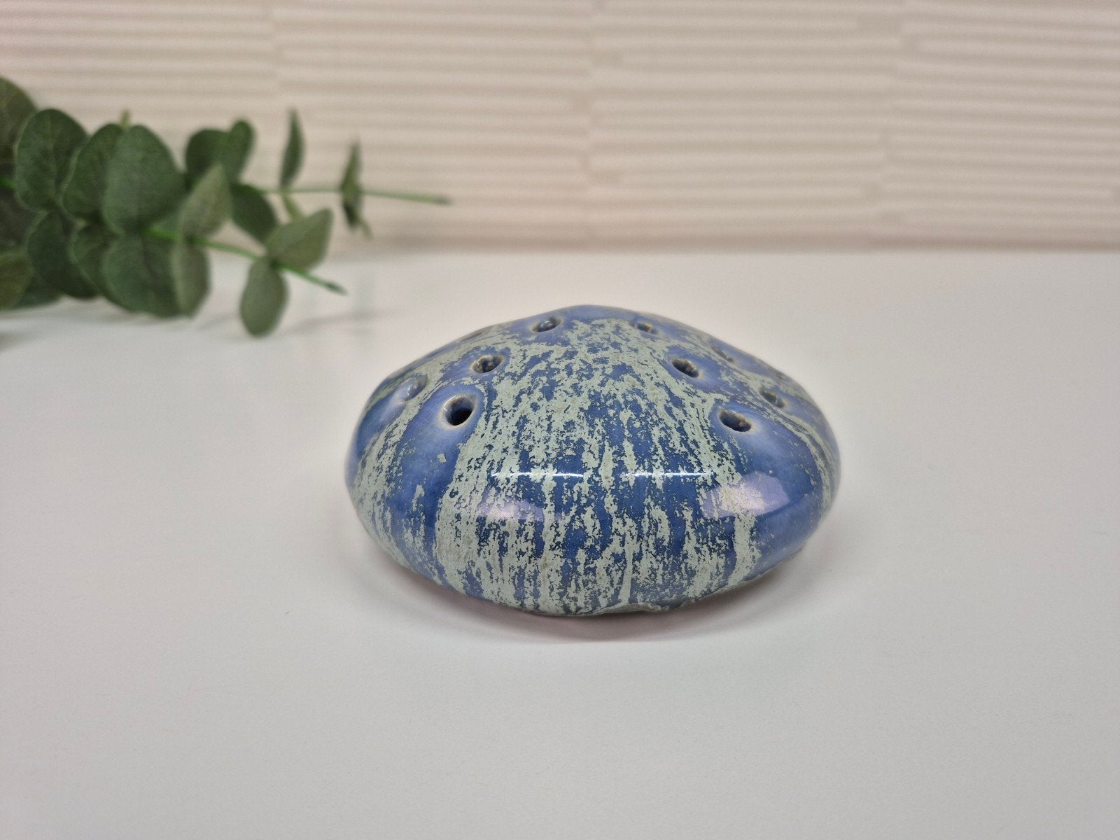 Ellen van Bendegom vintage bloemsteker blauw/groen keramiek., Ophalen of Verzenden