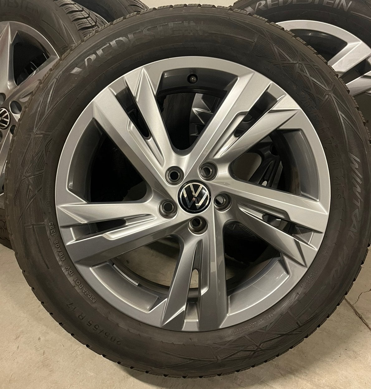 17” Originele VW Taigo T-cross Valencia Velgen +Winterbanden, Auto-onderdelen, Banden en Velgen, Banden en Velgen, Nieuw, 17 inch