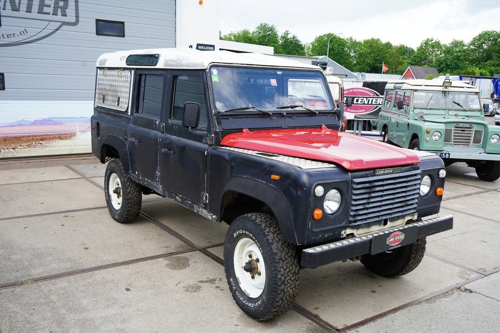 Land Rover Defender v8 110 Stationwagon (bj 1988), Auto's, Oldtimers, Land Rover, 116 pk, Wit, Origineel Nederlands