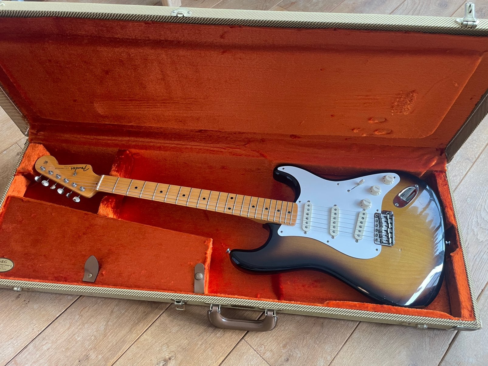 Fender Stratocaster - American Vintage Reissue 1957, 2-Tone, Ophalen of Verzenden, Zo goed als nieuw, Solid body, Fender