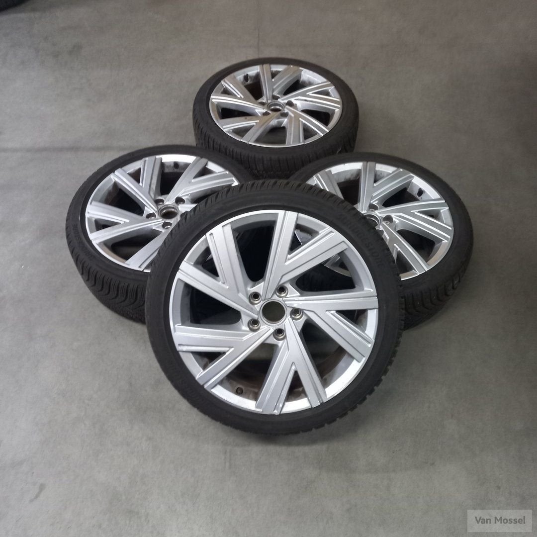 Volkswagen Golf 8 Bridgestone Blazzak LM005 225/40/R18 92V