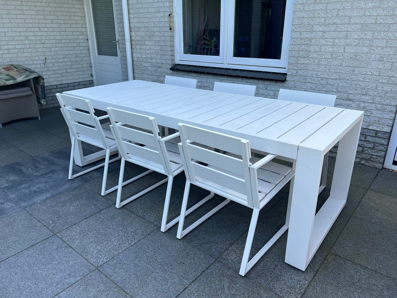 Borek Tuinset: Eettafel met 6 stoelen en kussens, Ophalen, 6 zitplaatsen, Aluminium, Zo goed als nieuw
