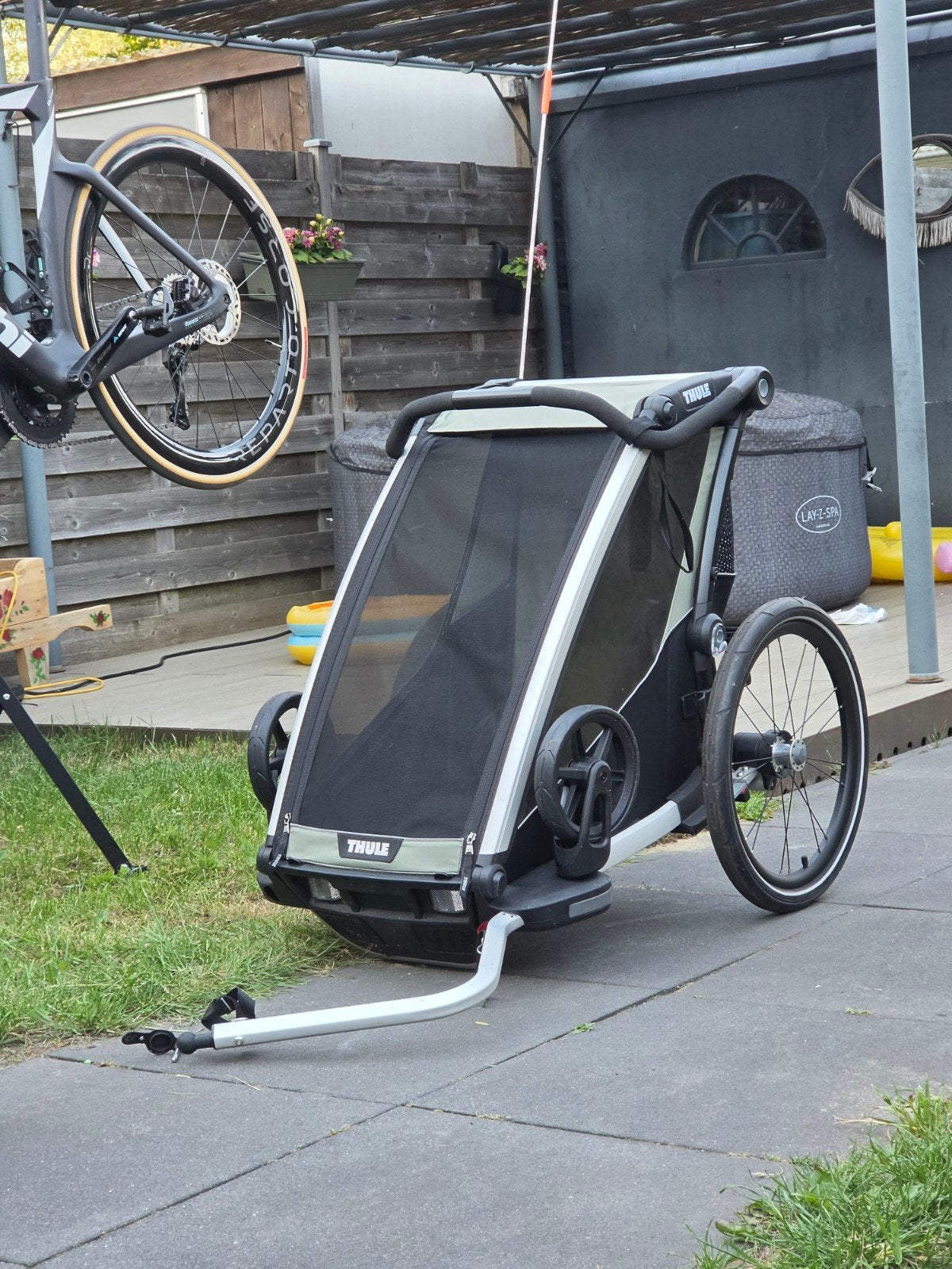 Thule Chariot Lite - Zo goed als nieuw met racefiets as, Ophalen of Verzenden, Zo goed als nieuw, Kinderkar, 40 tot 60 kg