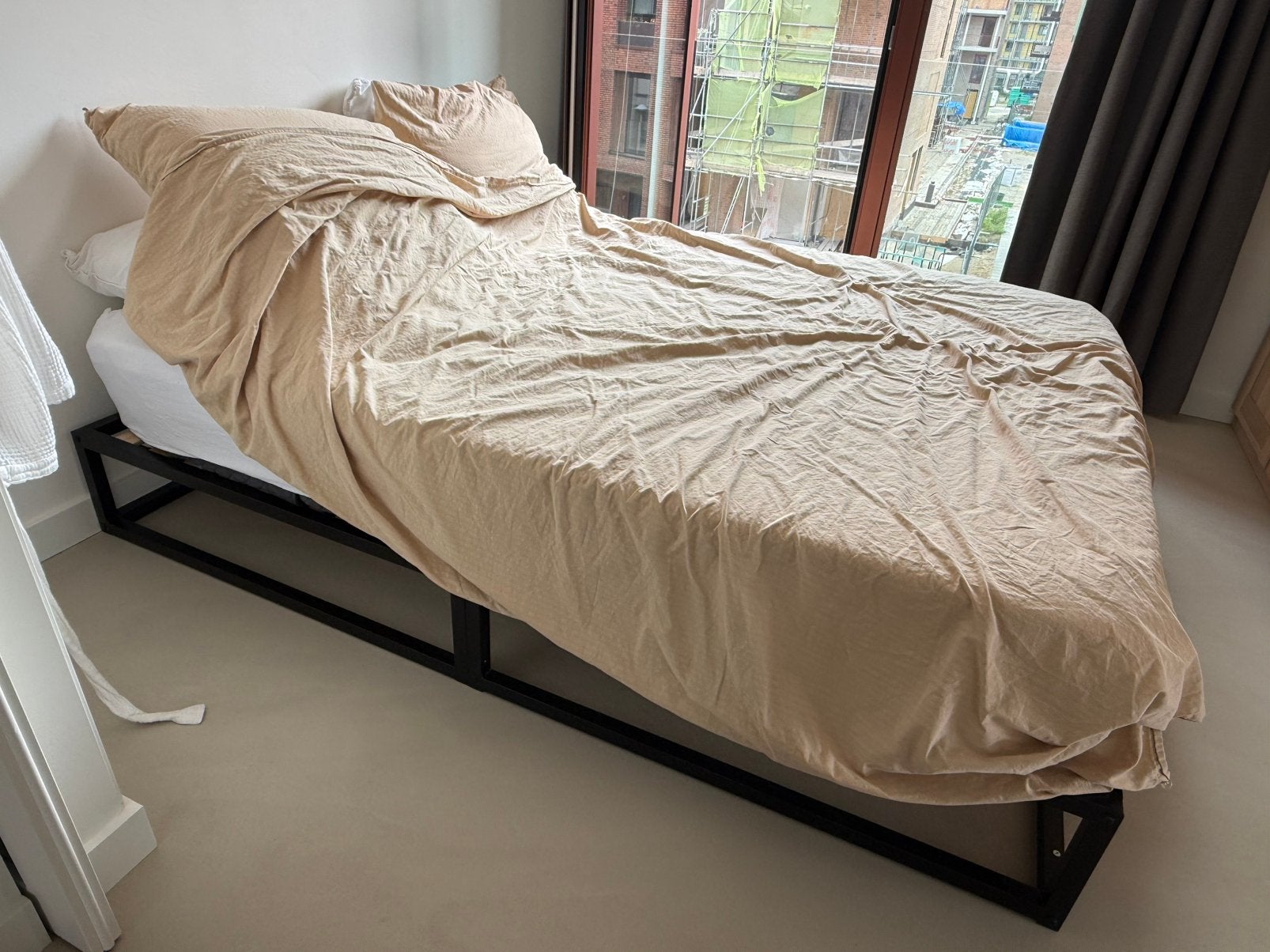 Metalen bed 160x200 - emma sleeps, evt met matras, Huis en Inrichting, Slaapkamer | Bedden, Ophalen, Zwart, Tweepersoons, Zo goed als nieuw