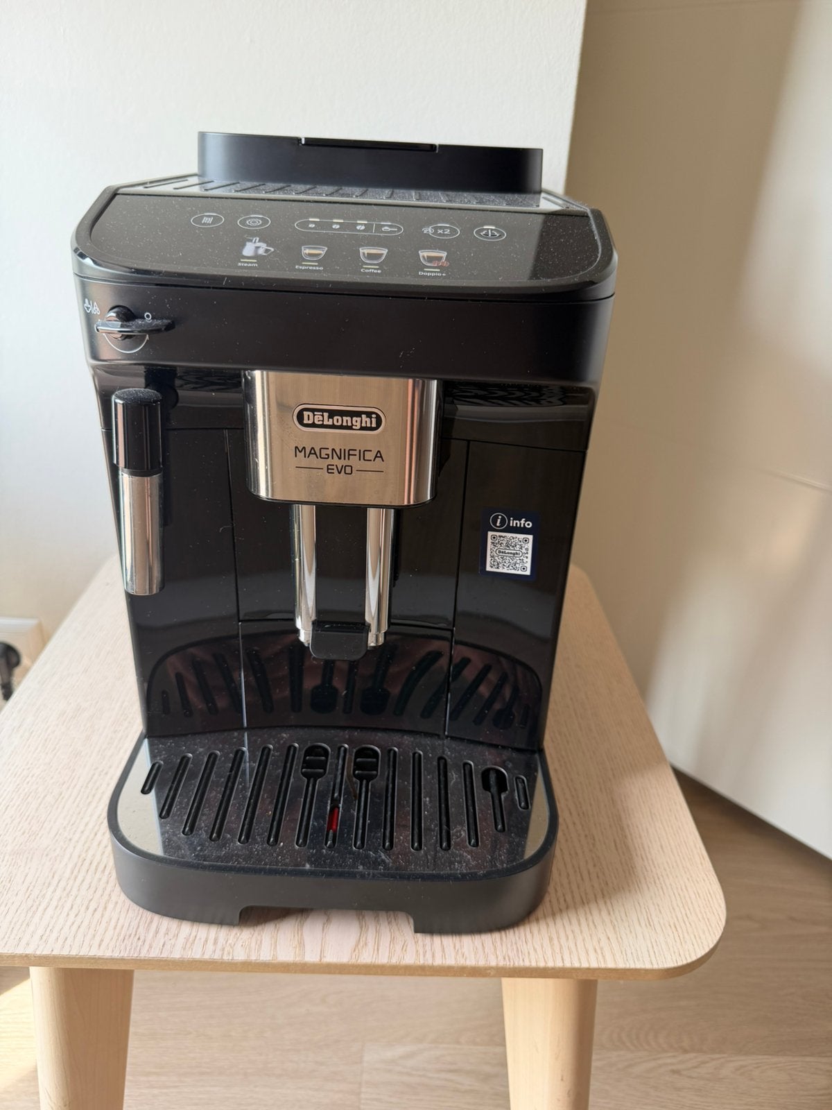 De'Longhi Magnifica Evo ECAM290.22.B, 10 kopjes of meer, Koffiemachine, Koffiebonen, Zo goed als nieuw