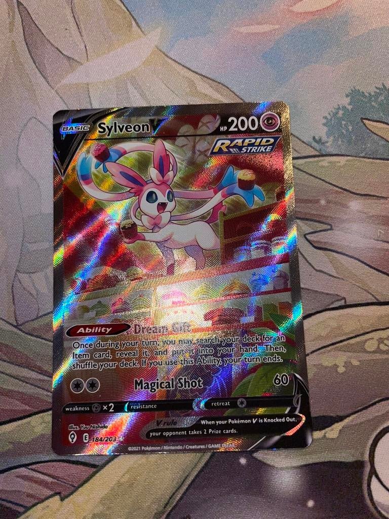 Sylveon V Alternate Art #184 Evolving Skies NM, Ophalen of Verzenden, Zo goed als nieuw