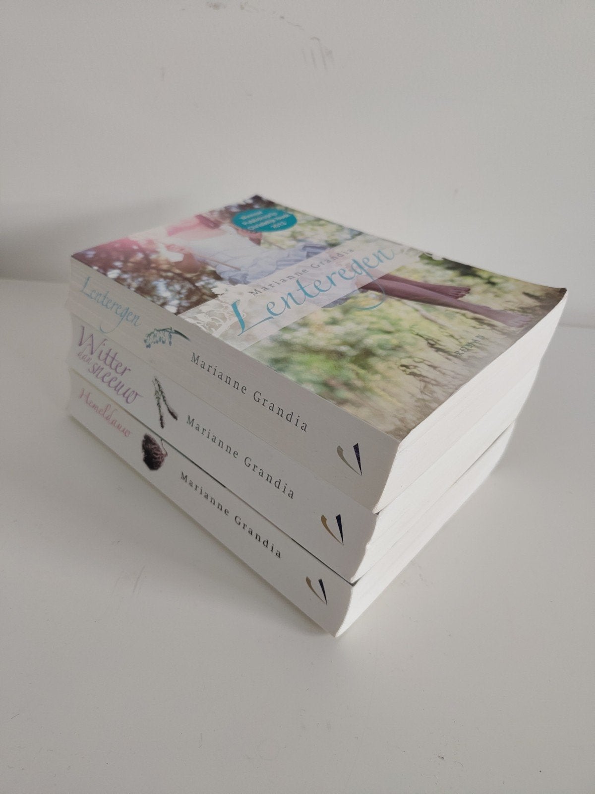 Marianne Grandia - Lenteregen, Witter dan Sneeuw, Hemeldauw, Boeken, Ophalen of Verzenden, Gelezen, Marianne Grandia, Nederland
