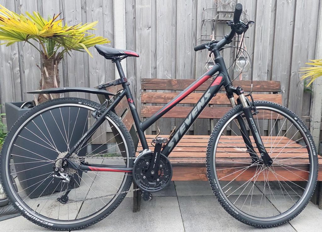 Stevens  4X Cross hybride fiets zwart rode accenten, Fietsen en Brommers, Fietsen | Dames | Sportfietsen en Toerfietsen, Zo goed als nieuw