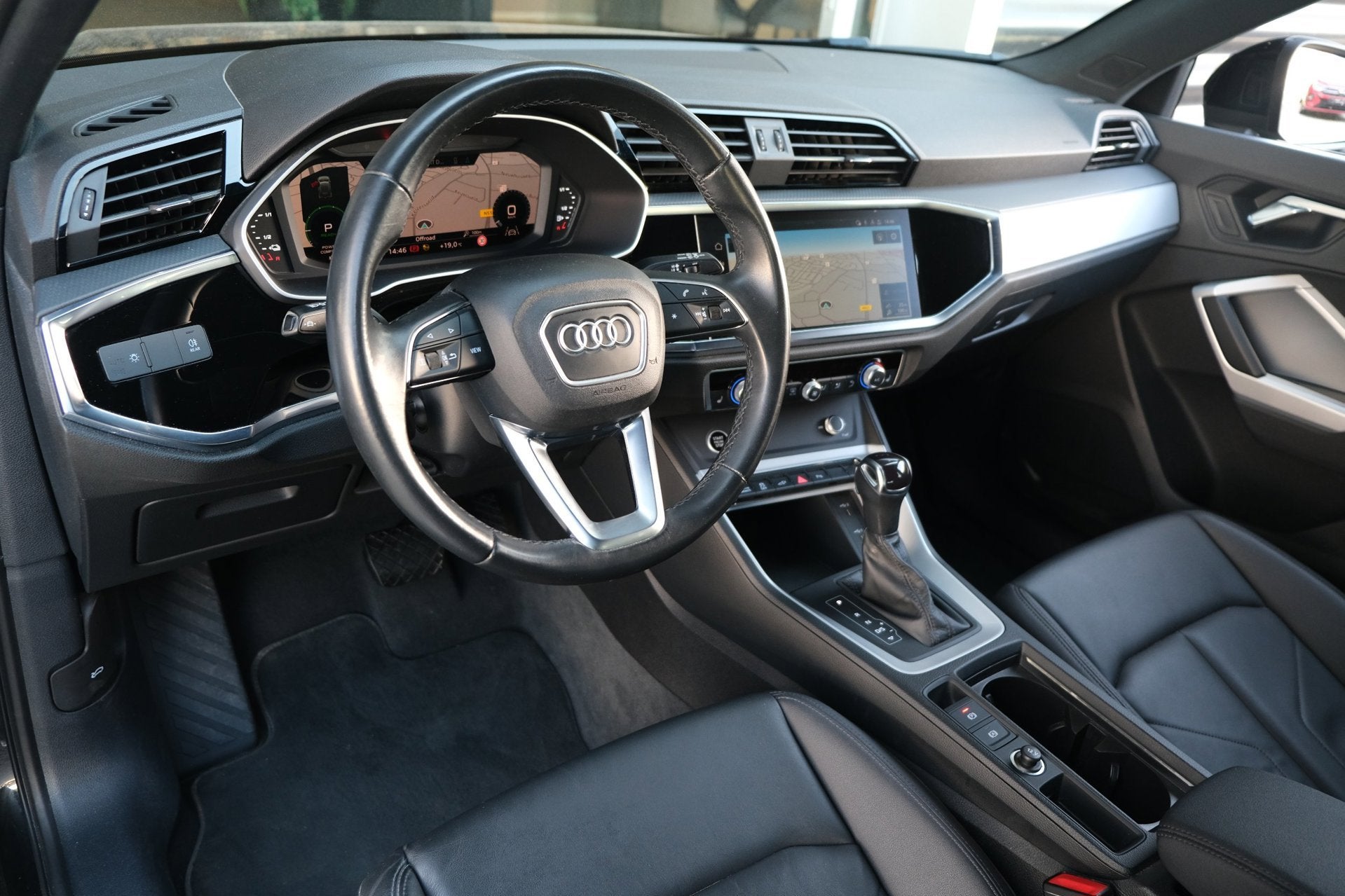 Foto 3 van Audi Q3 45 TFSI e S-Line 245 PK Pano Leder Black Pack Led Na