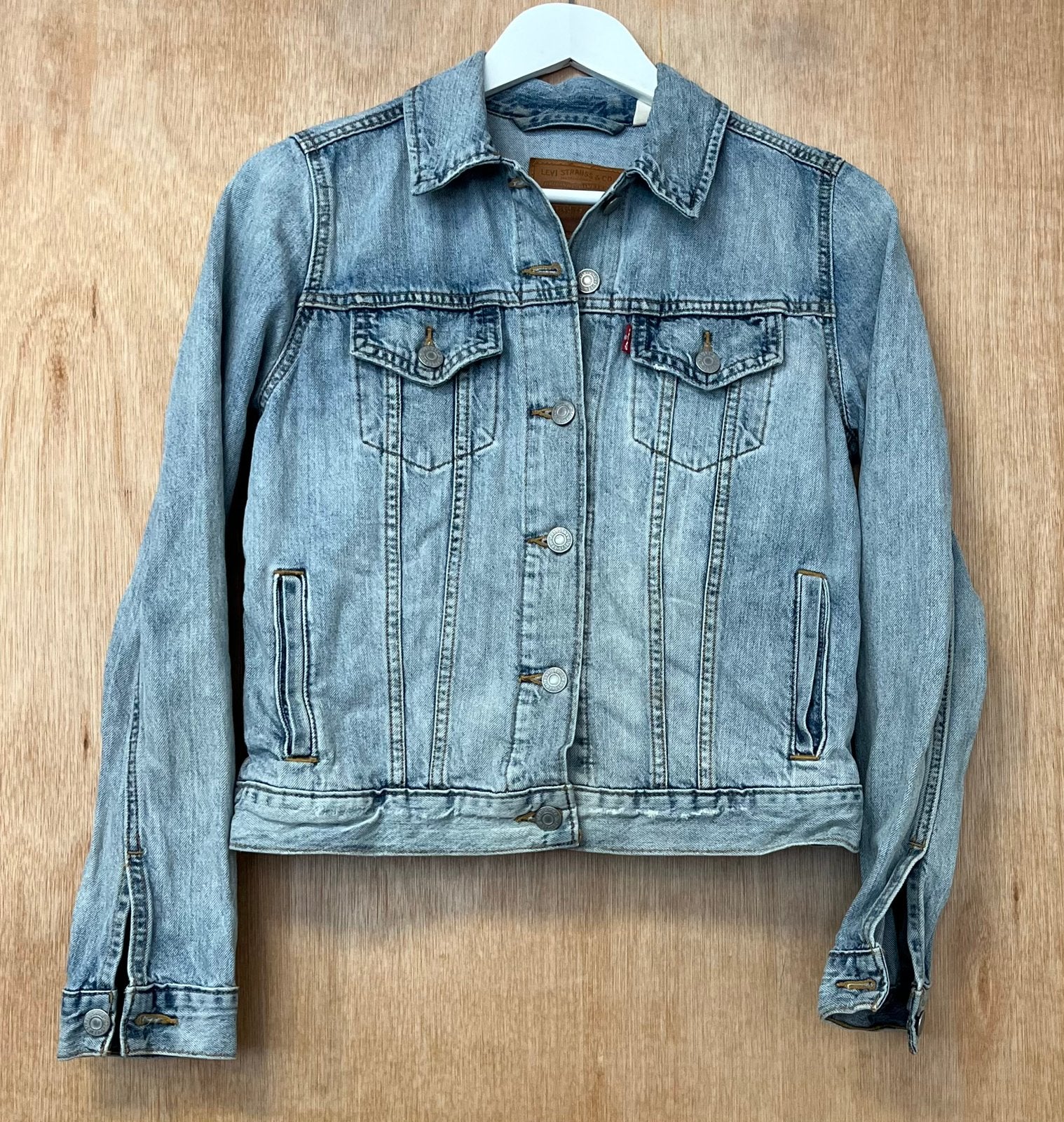 Levi’s trucker spijkerjas jas lichtblauw - Maat S, Ophalen of Verzenden, Zo goed als nieuw, Maat 36 (S), Blauw