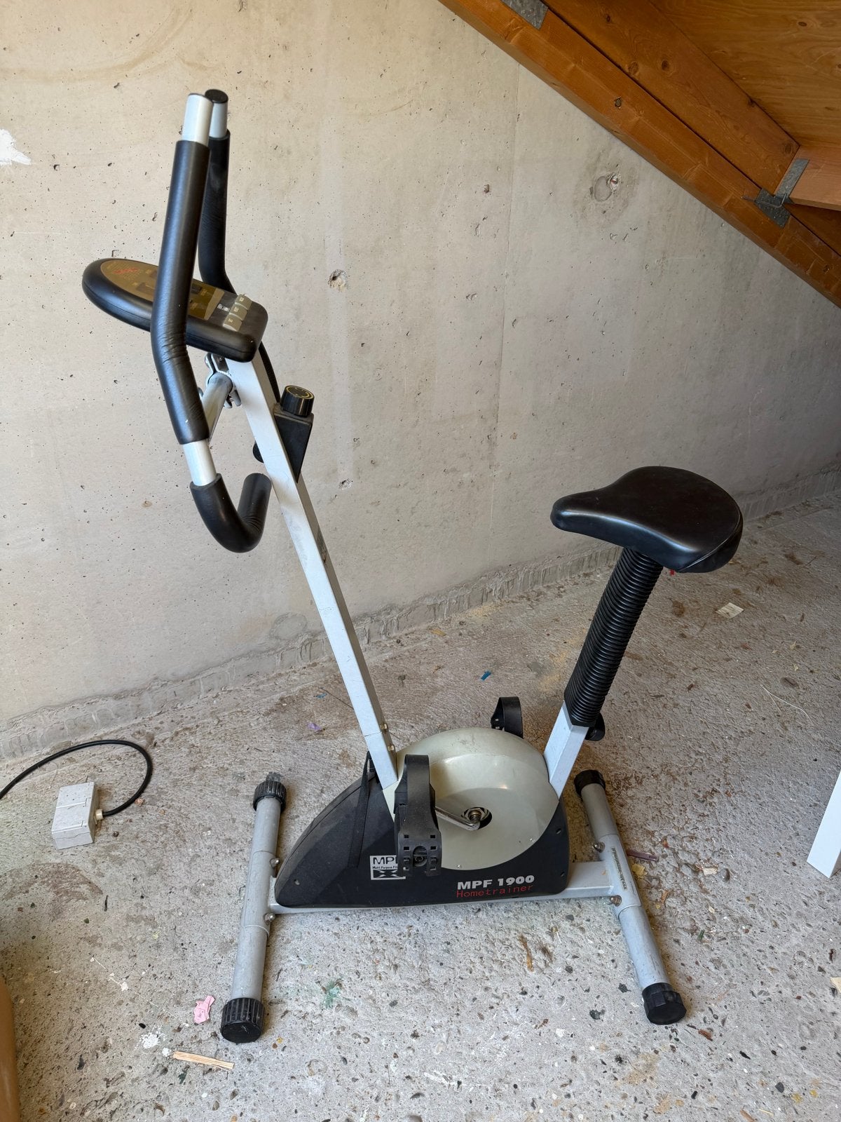 Hometrainer MPF 1900 - Ideaal voor thuisworkouts, Ophalen, Gebruikt, Metaal, Benen