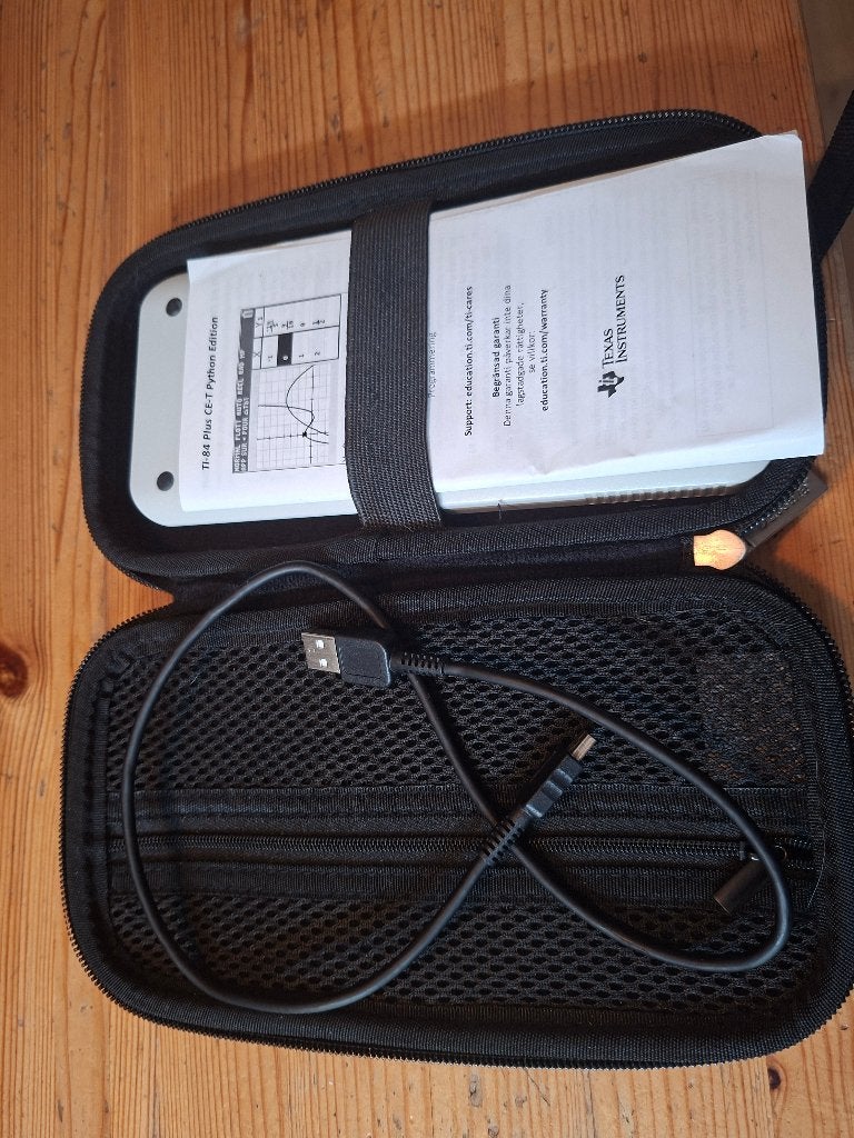 Grafische rekenmachine TI-84 Plus CE-T Python Edition, Diversen, Rekenmachines, Ophalen of Verzenden, Grafische rekenmachine, Zo goed als nieuw