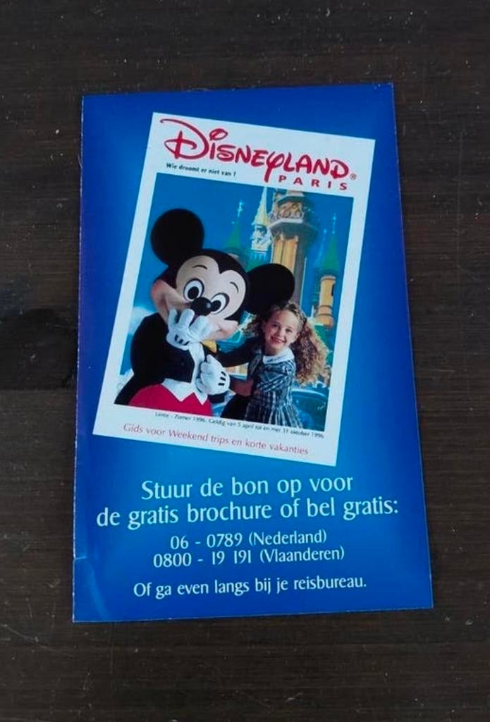 Vintage Brochure Disneyland Paris. 1996., Ophalen of Verzenden, Mickey Mouse, Zo goed als nieuw, Plaatje of Poster