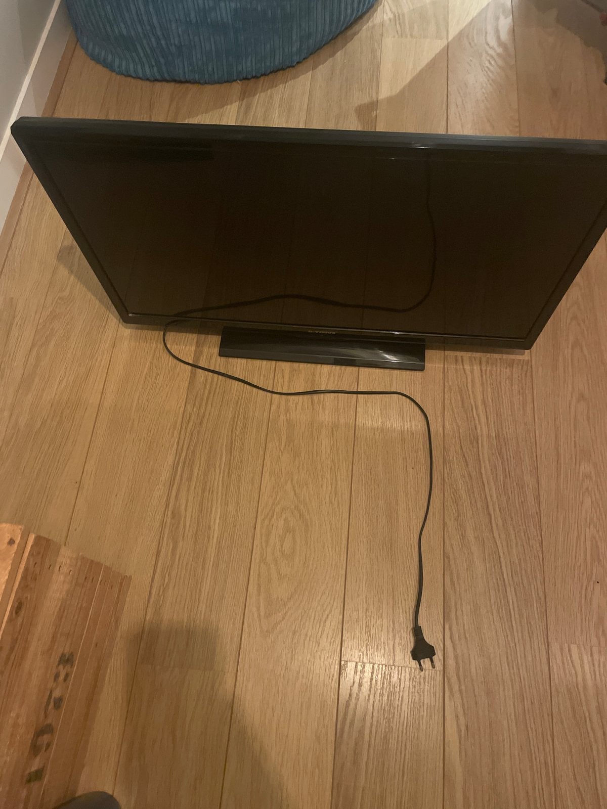 D-Vision LED TV 3219CS - 220-240V, 50Hz, 65W, 50 Hz, Ophalen, Overige merken, Gebruikt