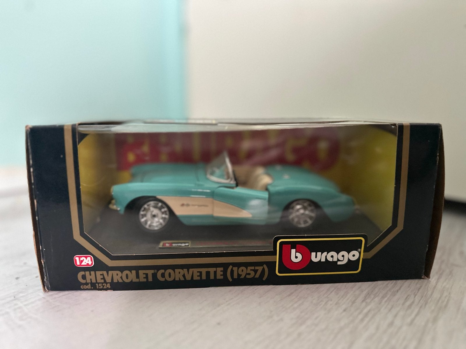 Burago Chevrolet Corvette (1957) schaal 1:24, Ophalen of Verzenden, Zo goed als nieuw, Auto, Bburago