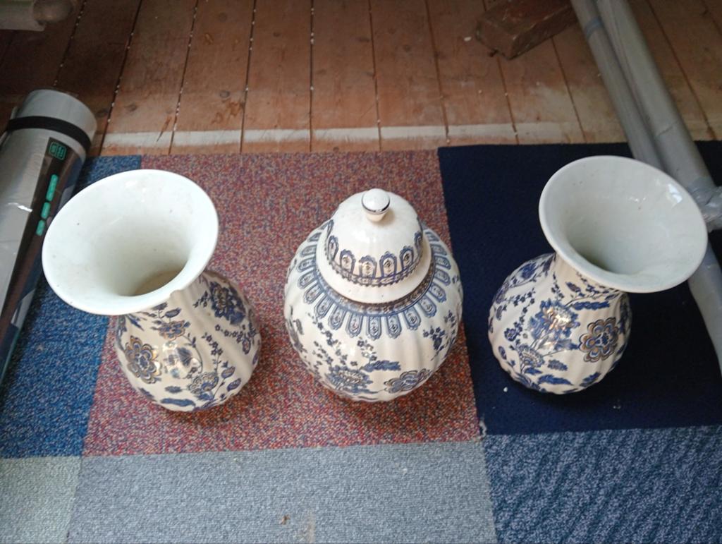 Set van 3 antieke Italiaanse vazen en pot, Ophalen