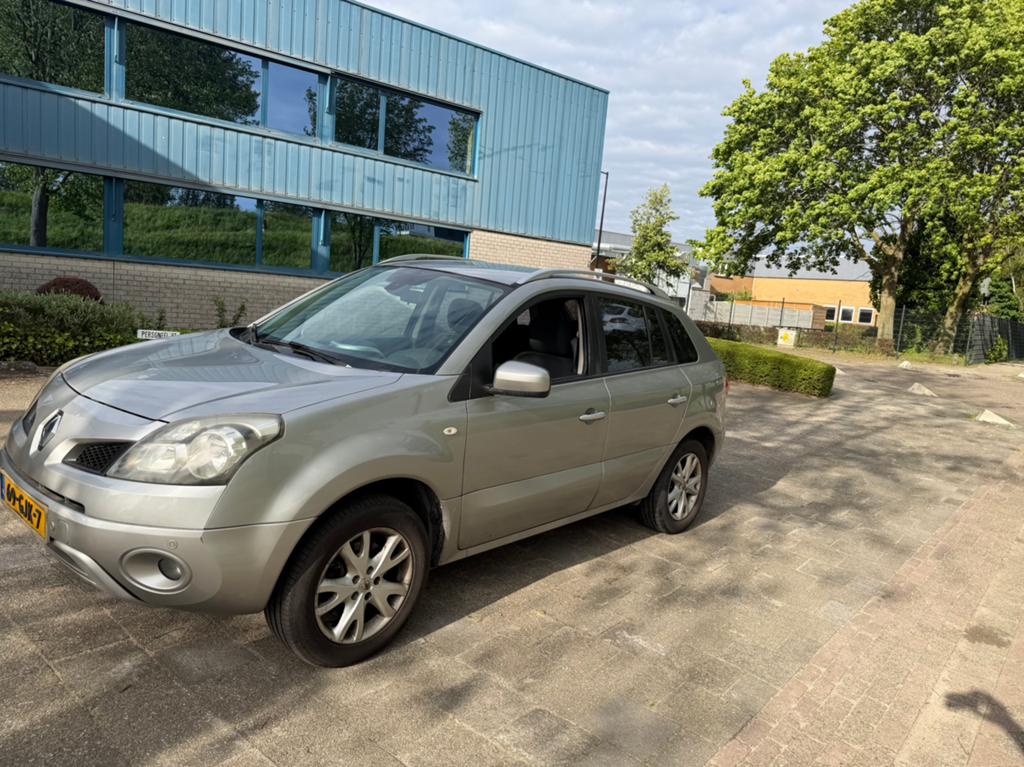 Renault Koleos 2.5 16V 126KW 4X2 2008 Grijs, Auto's, Renault, Voorwielaandrijving, Zwart, 4 cilinders, 2000 kg