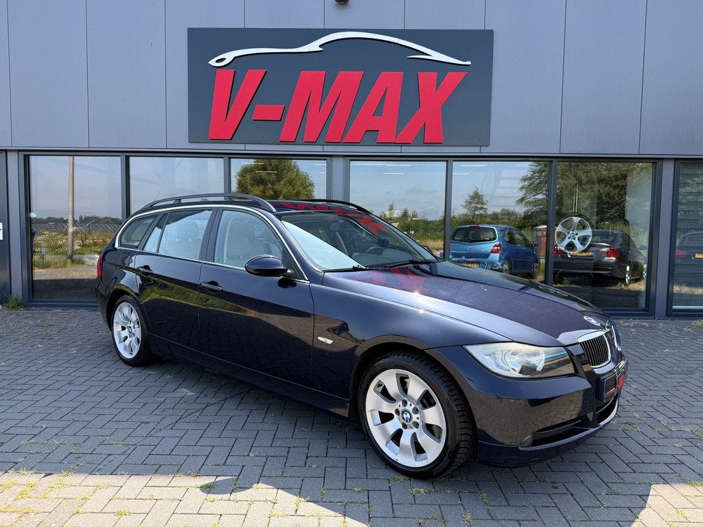 BMW 325XI 3.0 Touring Leder Memory Sportinterieur Navi Prof, Auto's, BMW, Navigatiesysteem, Gebruikt, Blauw, 2996 cc
