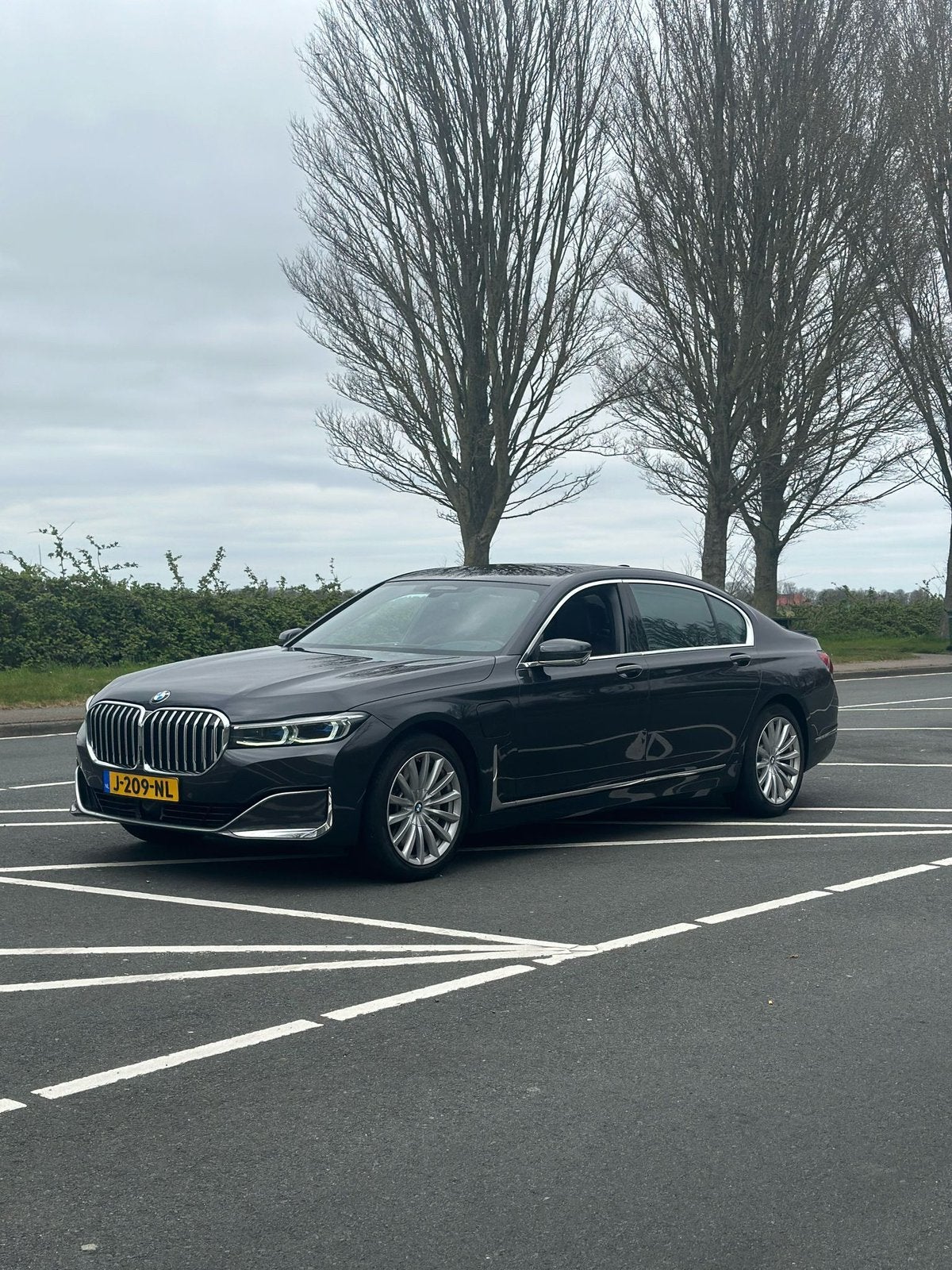 BMW 7-Serie 745Le 394pk Iperformance Aut 2020 Grijs, Auto's, BMW, Automaat, Achterwielaandrijving, Hybride Elektrisch/Benzine