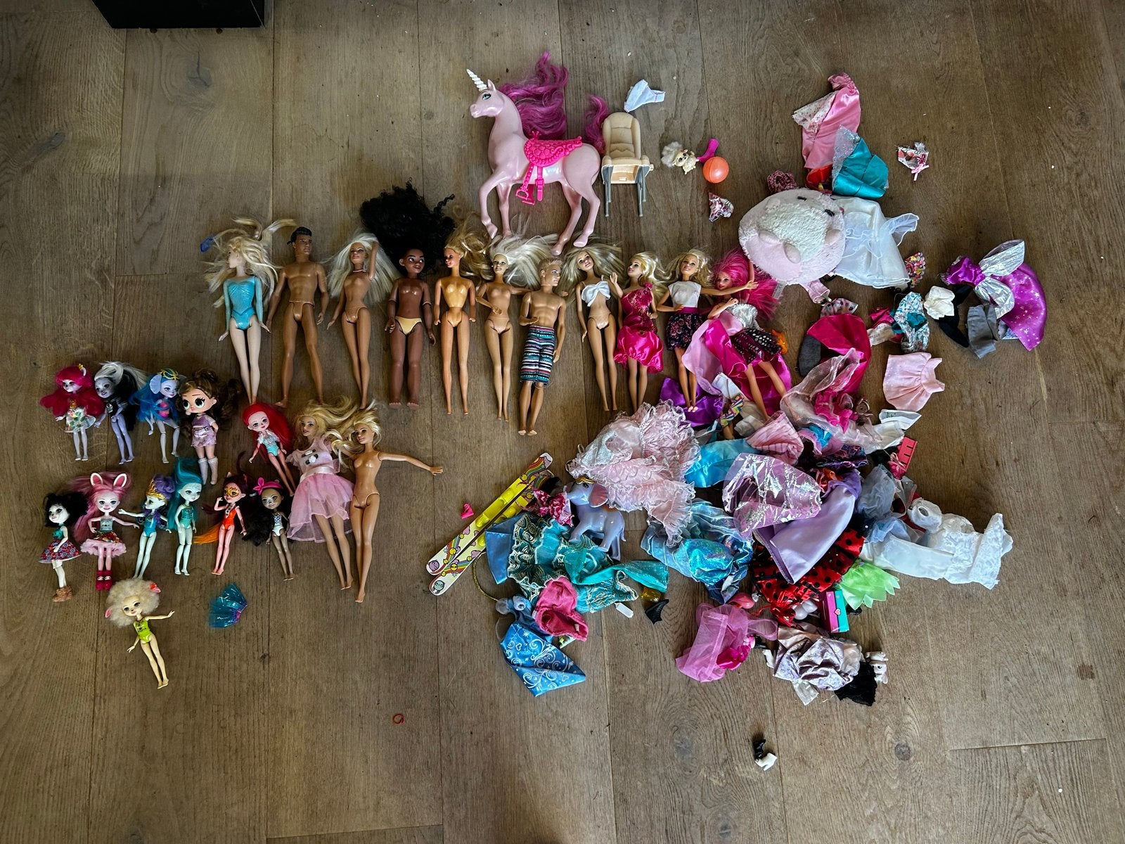 Grote collectie Barbiepoppen en accessoires, Ophalen of Verzenden, Gebruikt, Barbie