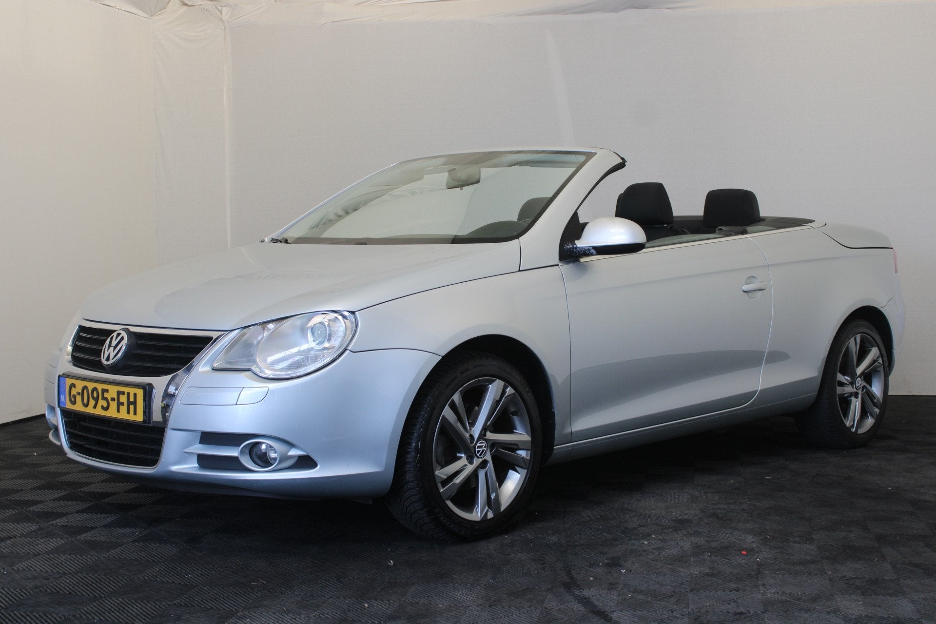 Volkswagen Eos 2.0-16v FSI (bj 2006), Voorwielaandrijving, Stof, Gebruikt, Zwart