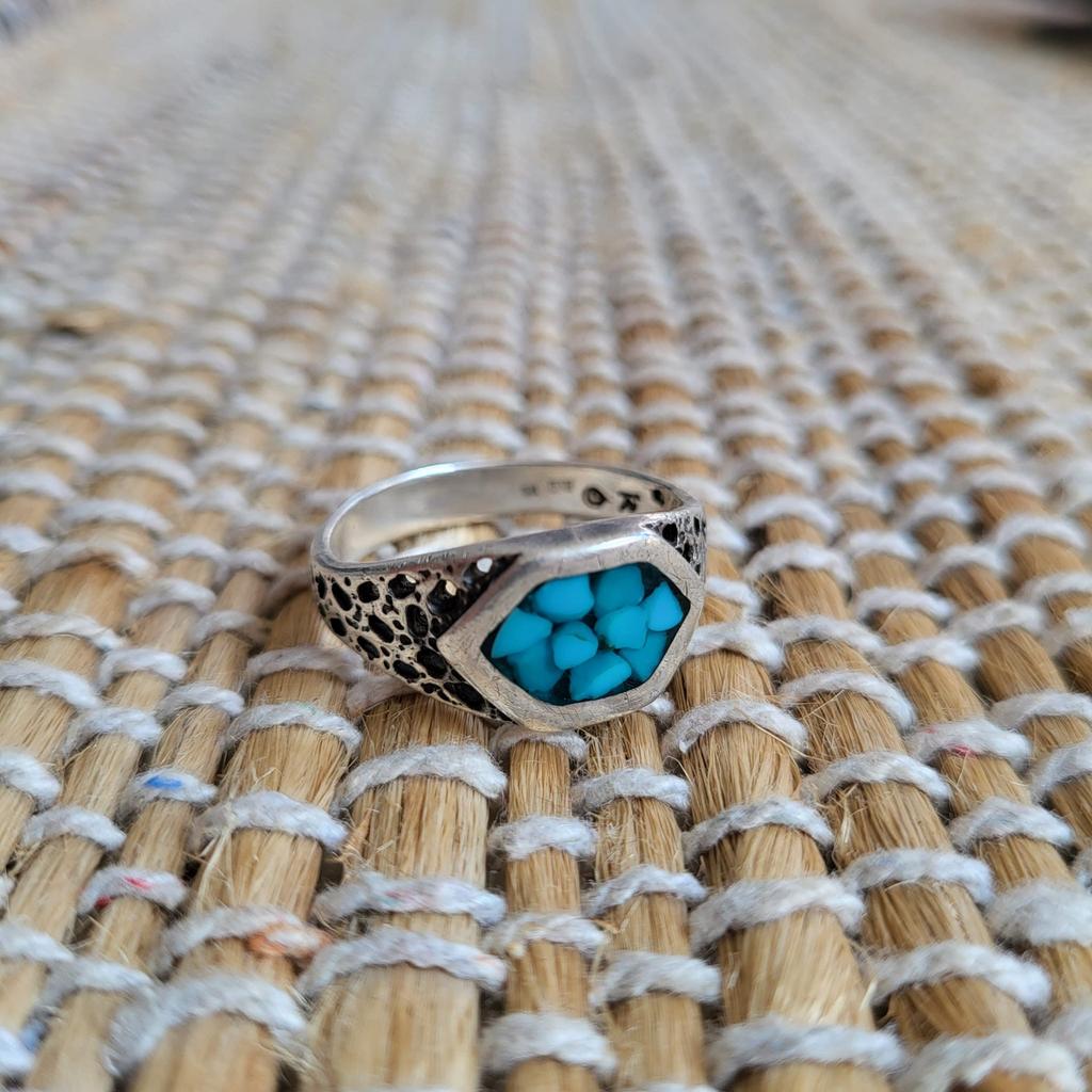 Zilveren ring met turkoois steentjes, Ophalen of Verzenden, 17 tot 18, Dame of Heer, Met edelsteen