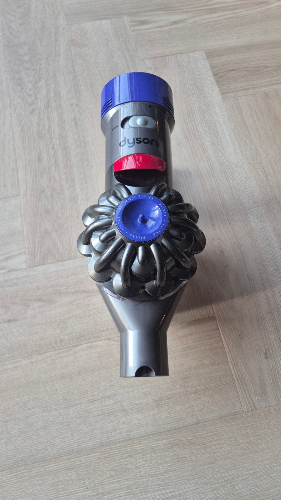 Foto 5 van Dyson V8 Absolute steelstofzuiger met accessoires