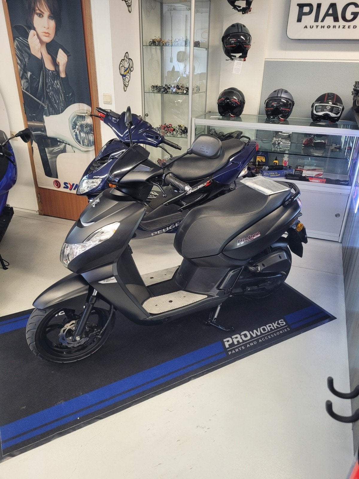 Peugeot kisbee  Bouwjaar 2020 AANBIEDING!, Overige modellen, Maximaal 45 km/u, Zo goed als nieuw, Benzine