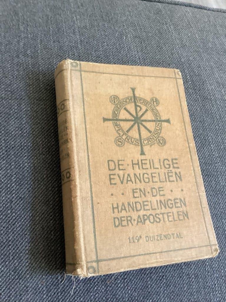 De heilige evangeliën en de handelingen der apostelen, Christendom | Katholiek, Ophalen, Onbekend, Gelezen