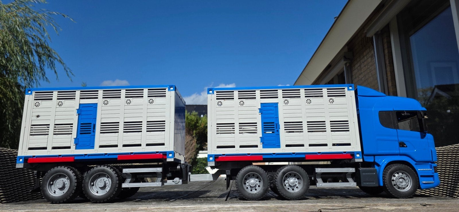 Bruder Scania R-serie veetransport met aanhanger en koe, Ophalen of Verzenden, Zo goed als nieuw
