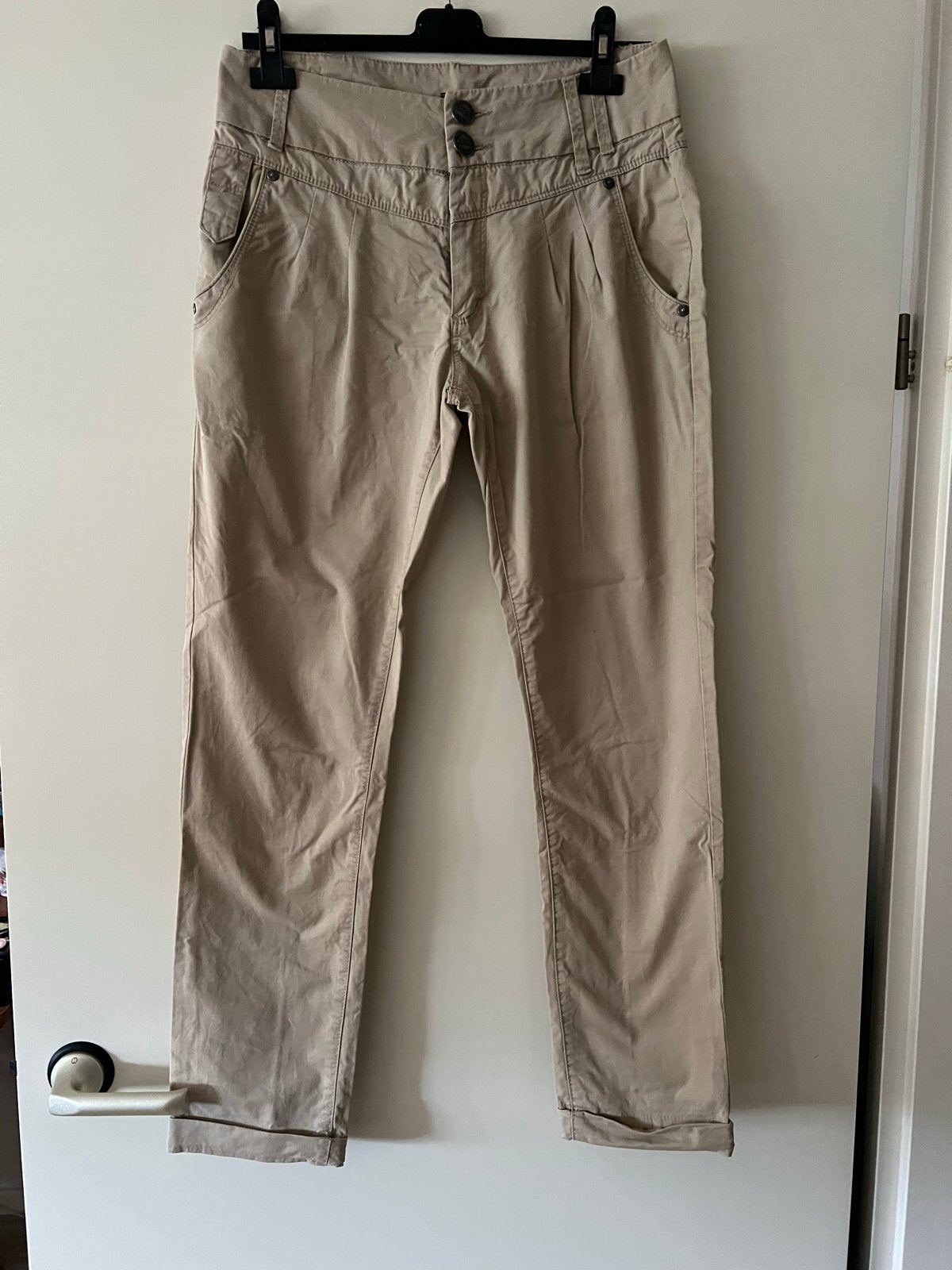 Damesbroeken - Beige, Wit en Blauw - Maat 38/40 (M), Kleding | Dames, Maat 38/40 (M), Beige, Ophalen of Verzenden, Lang