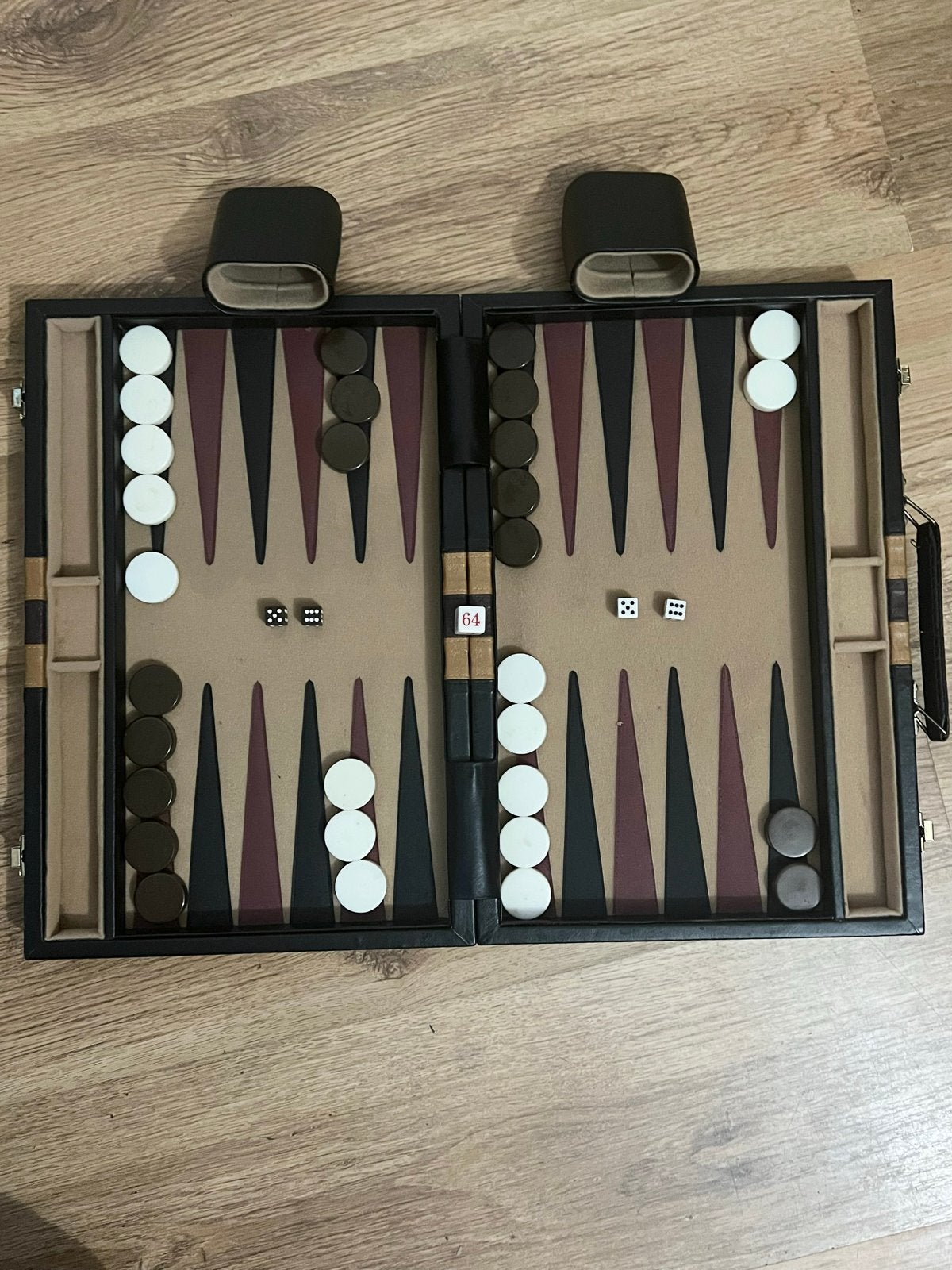 Backgammon spel in draagbare koffer, Een of twee spelers, Ophalen of Verzenden, Gebruikt, Reisspel