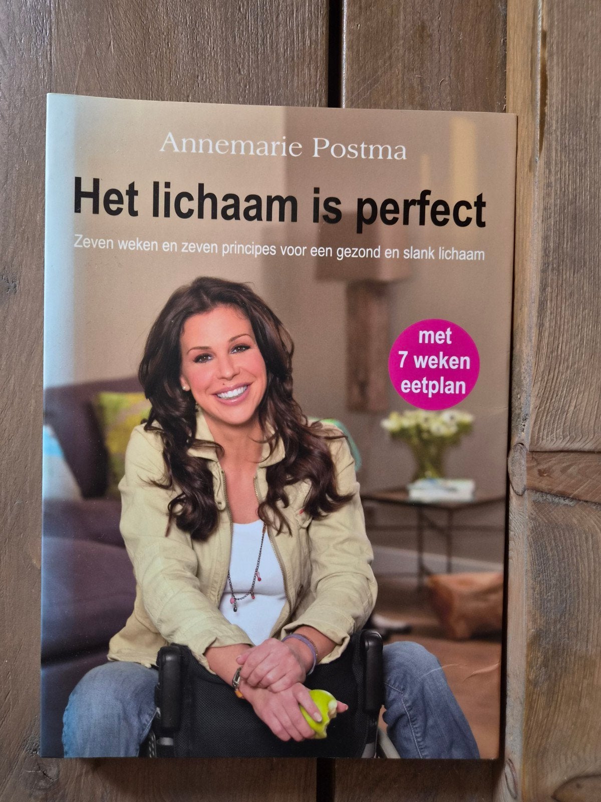 Het lichaam is perfect - Annemarie Postma (met eetplan), Boeken, Ophalen of Verzenden, Gelezen, Dieet en Voeding, Annemarie Postma