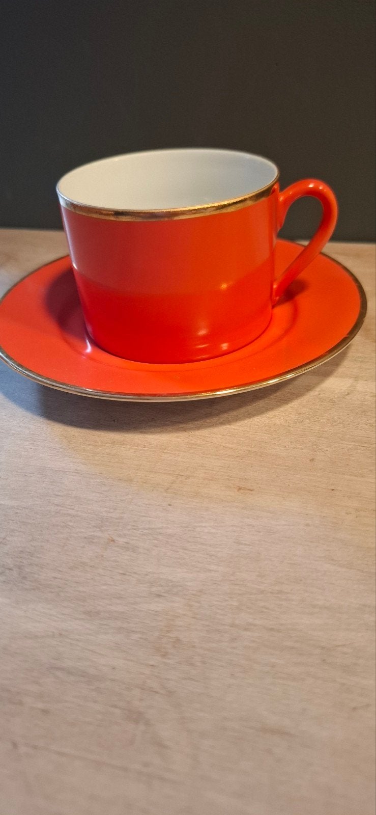 vintage Kahla kop en schotel set - Oranje met gouden rand, Ophalen of Verzenden, Zo goed als nieuw, Overige stijlen, Kop(pen) en/of Schotel(s)