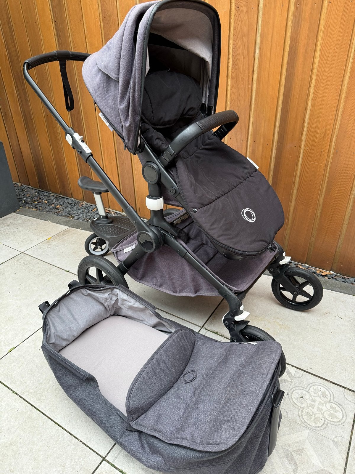 Grijze Bugaboo Fox 2 Combiwagen met reiswieg en meer, Kinderen en Baby's, Kinderwagens en Combinaties, Ophalen, Gebruikt, Bugaboo