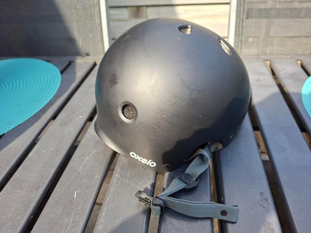 Oxelo skateboard/step helm - Zwart, Gebruikt, Jongen of Meisje, Overige maten, Ophalen of Verzenden