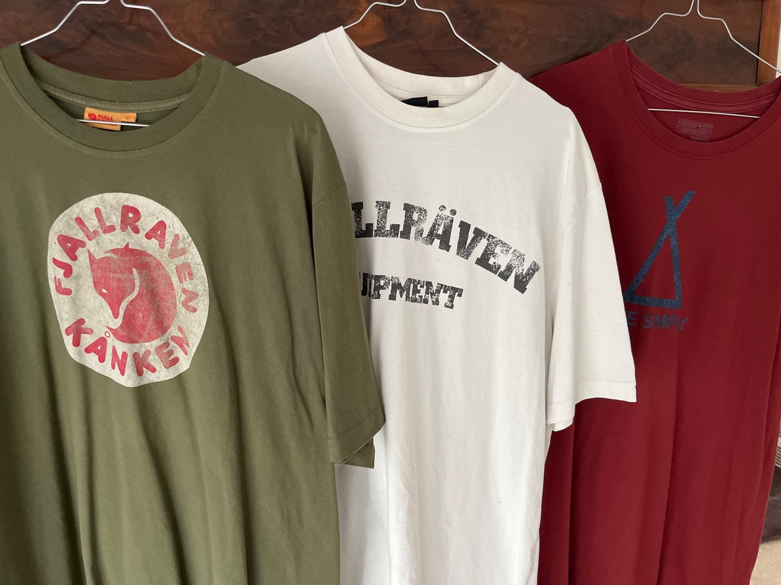 3 XL T-shirts: 2x Fjällräven, 1x Patagonia - Zware kwaliteit, Ophalen of Verzenden, Gedragen, Maat 56/58 (XL), Groen