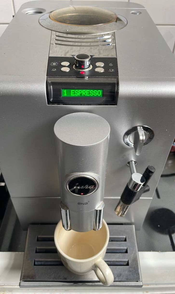 Jura Ena7 bonen koffiemachine, Witgoed en Apparatuur, Koffiezetapparaten, Ophalen, Afneembaar waterreservoir, Gebruikt, Koffiemachine