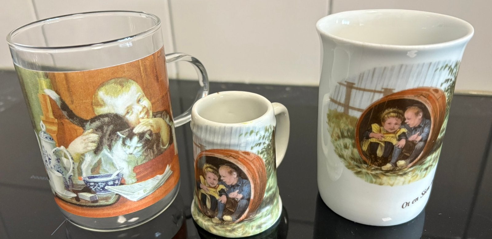 Vintage Ot en Sien Mokken en thee Glas - Jaren '70 Servies, Keramiek, Ophalen of Verzenden, Zo goed als nieuw, Overige stijlen